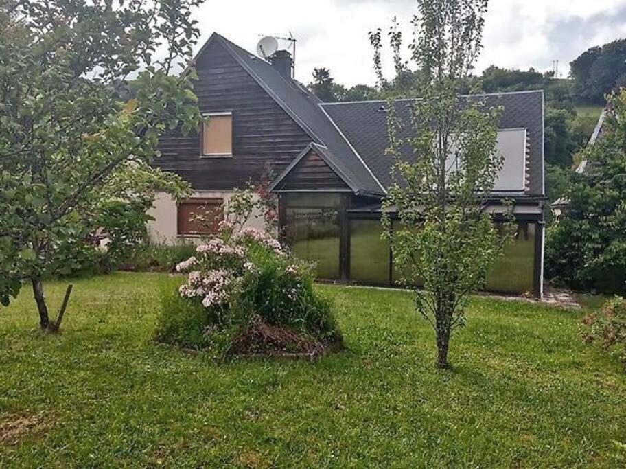 Maison A Louer Бес-ет-Сен-Анастез Екстериор снимка